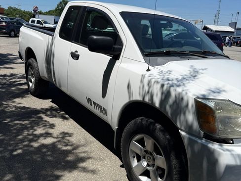 Used 2005 Nissan Titan XE AWD/4WD image 5