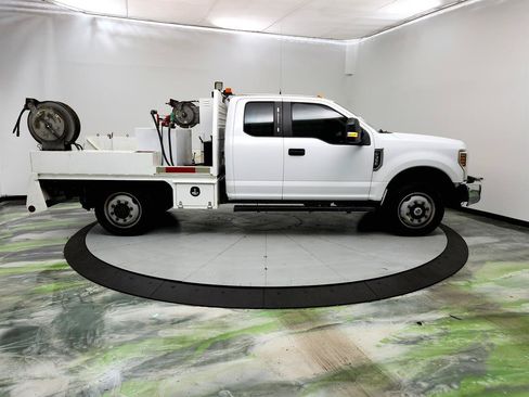 Used 2018 Ford F350 XL AWD/4WD image 4