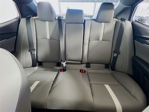 Used 2025 Toyota Camry SE image 25