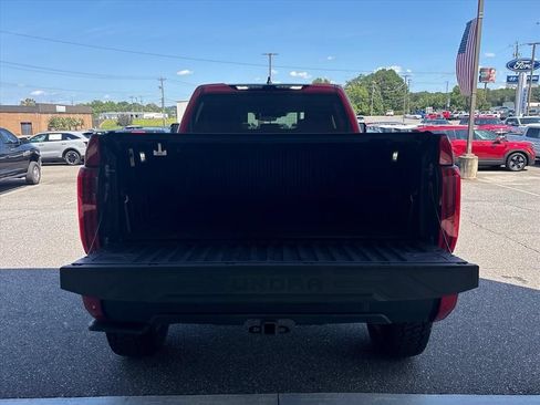 Used 2022 Toyota Tundra SR5 w/ SR5 Premium Package AWD/4WD image 3