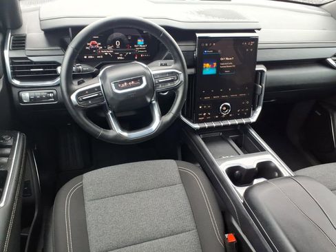 Used 2025 GMC Acadia Elevation AWD/4WD image 13