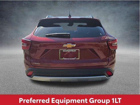 Used 2025 Chevrolet Trax LT w/ LT Convenience Package FWD image 5