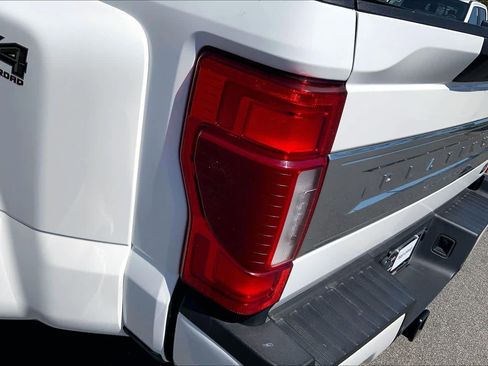 Used 2022 Ford F450 Platinum w/ FX4 Off-Road Package image 28