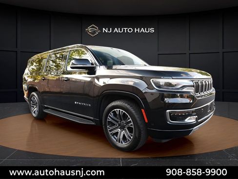 Used 2024 Jeep Wagoneer L Series II AWD/4WD image 1