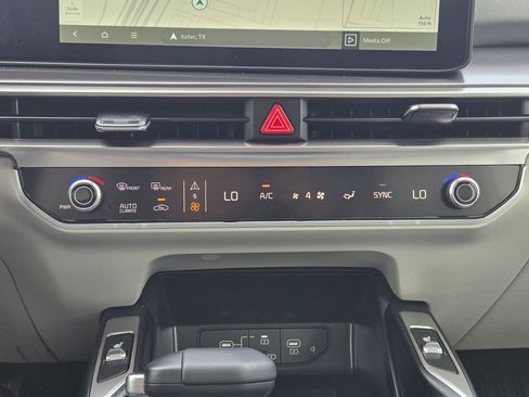 New 2025 Kia Sorento S w/ Panoramic Sunroof Package FWD image 17