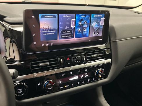 New 2026 Nissan Pathfinder SL AWD/4WD image 12