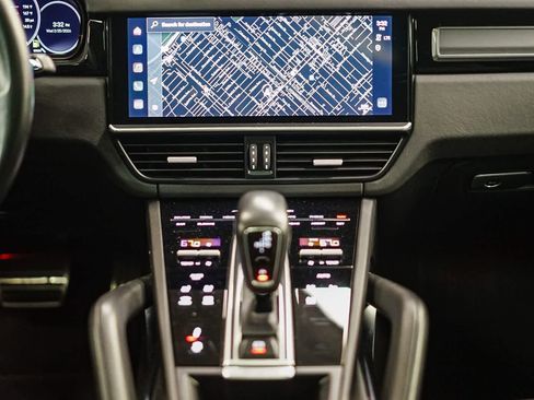 Used 2022 Porsche Cayenne Turbo image 15