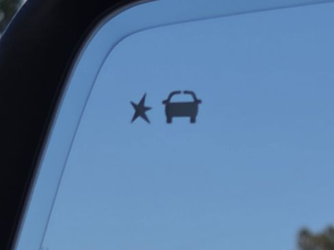 Used 2023 GMC Acadia Denali w/ Denali Technology Package FWD image 12