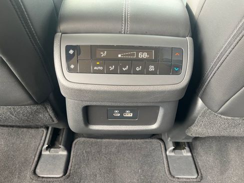 Used 2025 Nissan Pathfinder SL FWD image 24