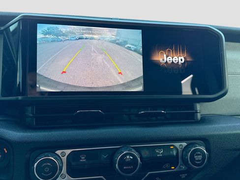 Used 2024 Jeep Wrangler Unlimited Sport AWD/4WD image 30