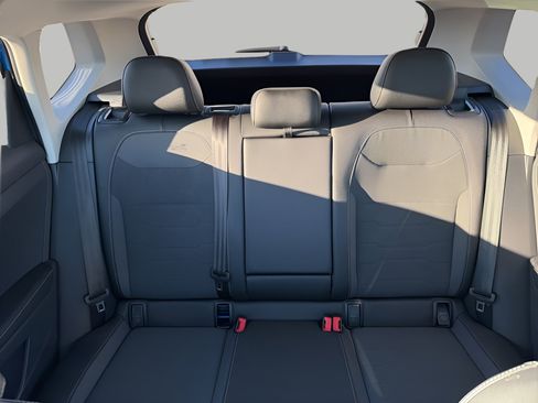 New 2025 Volkswagen Taos SE image 23
