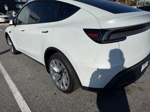 Used 2026 Tesla Model Y Premium image 2