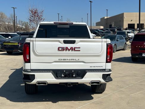 Used 2022 GMC Sierra 1500 Denali w/ Denali Premium Package image 11