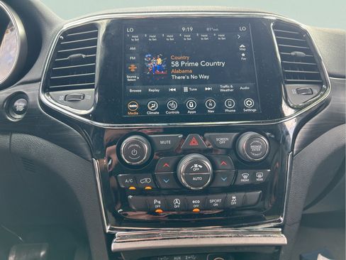 Certified 2020 Jeep Grand Cherokee Altitude AWD/4WD image 16