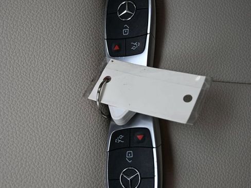 Used 2023 Mercedes-Benz EQB 300 4MATIC w/ Exclusive Package image 36