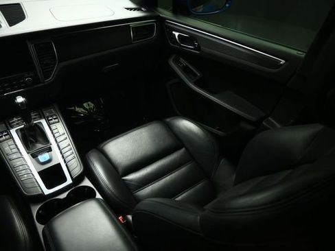 Used 2018 Porsche Macan GTS AWD/4WD image 46