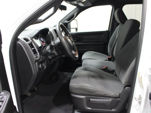 Used 2023 RAM 2500 Tradesman AWD/4WD image 3