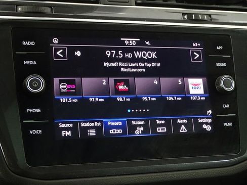 Used 2023 Volkswagen Tiguan SE image 39