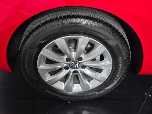 Used 2019 Volkswagen Beetle 2.0T S image 10