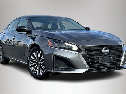 Used 2024 Nissan Altima 2.5 SV