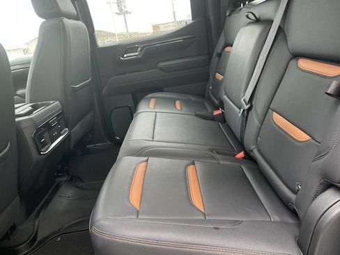 Used 2022 GMC Sierra 1500 AT4 w/ AT4 Premium Package AWD/4WD image 22