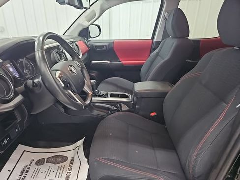 Used 2019 Toyota Tacoma SR5 AWD/4WD image 36