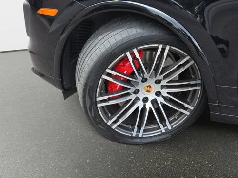 Used 2018 Porsche Cayenne GTS AWD/4WD image 35