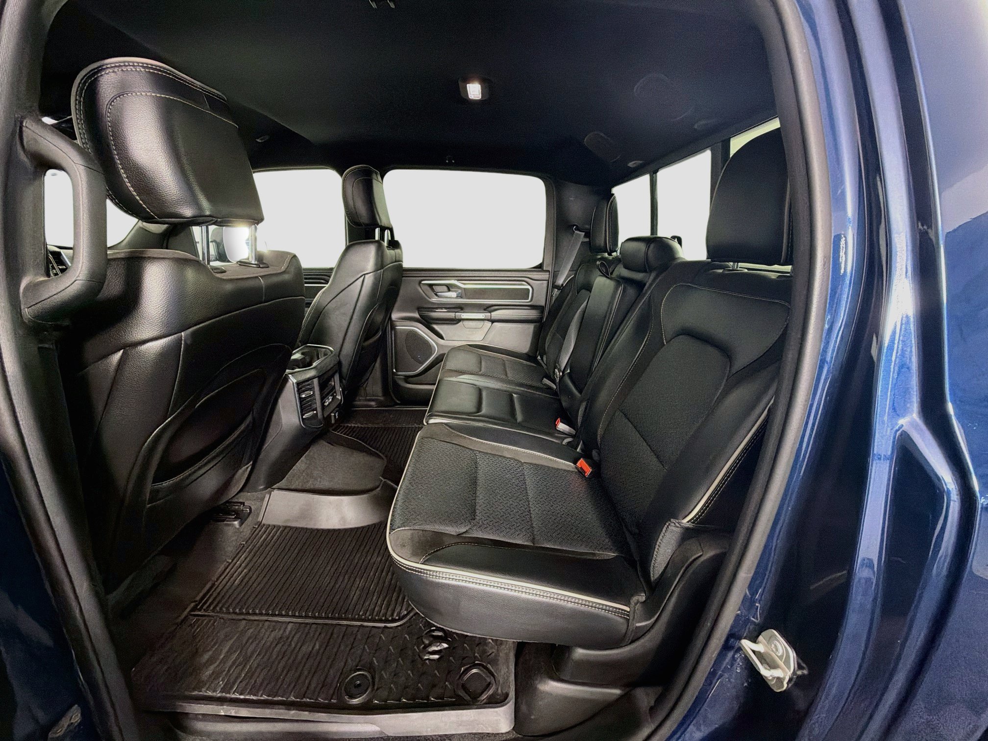 Used 2024 RAM 1500 Laramie AWD/4WD image 29