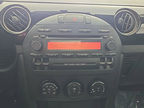 Used 2007 MAZDA MX-5 Miata Sport w/ Appearance Pkg image 16