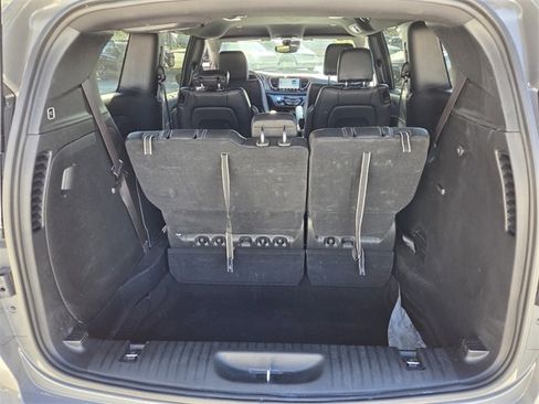 Certified 2025 Chrysler Pacifica Select image 16