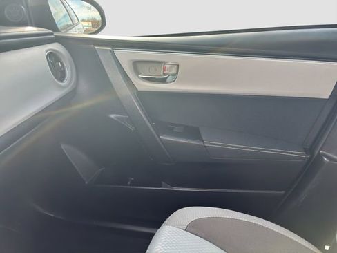 Used 2017 Toyota Corolla LE image 16