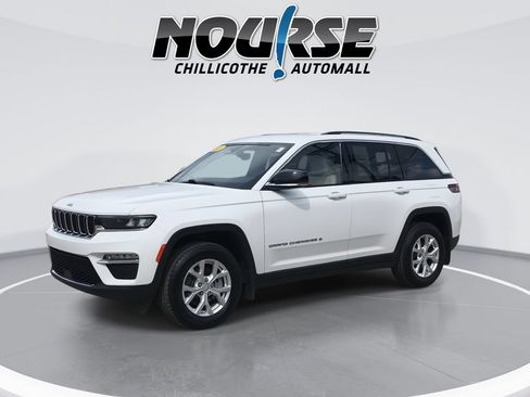 Used 2023 Jeep Grand Cherokee Limited w/ MOPAR Finishing Package AWD/4WD image 4