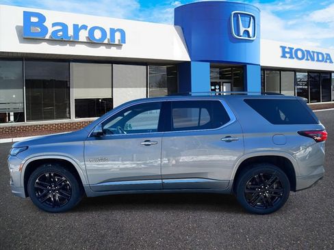 Used 2023 Chevrolet Traverse High Country AWD/4WD image 3