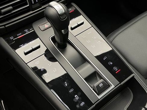 Used 2022 Porsche Macan GTS image 16