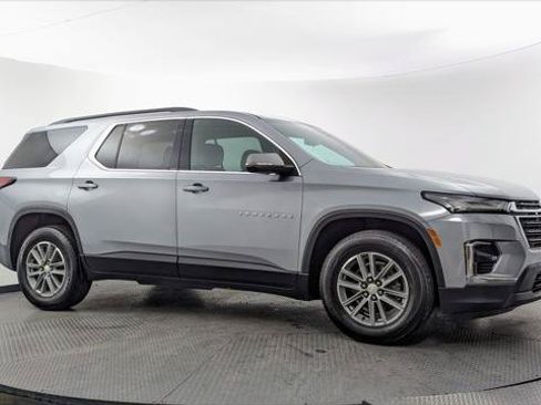 Used 2023 Chevrolet Traverse LT FWD image 11
