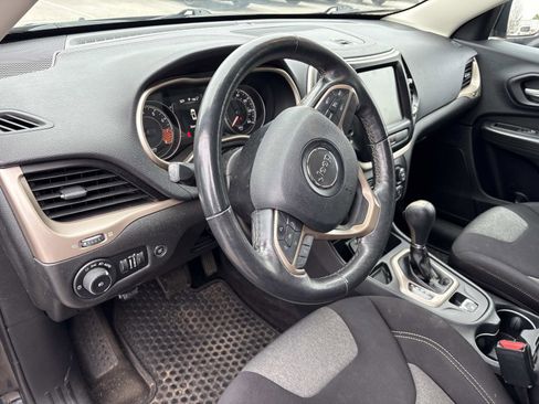 Used 2014 Jeep Cherokee Altitude w/ Comfort/Convenience Group image 16