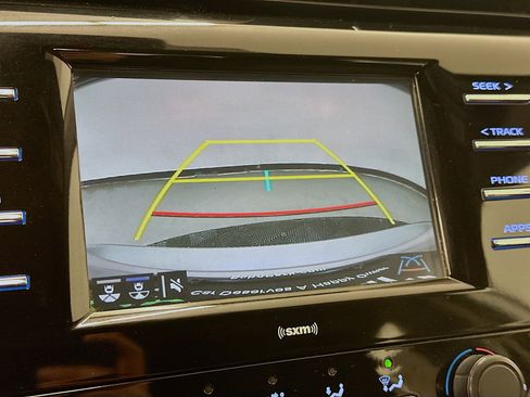 Used 2020 Toyota Camry LE w/ Convenience Package FWD image 23