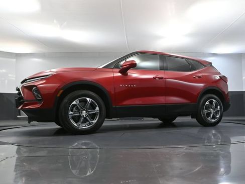 Used 2025 Chevrolet Blazer LT AWD/4WD image 50