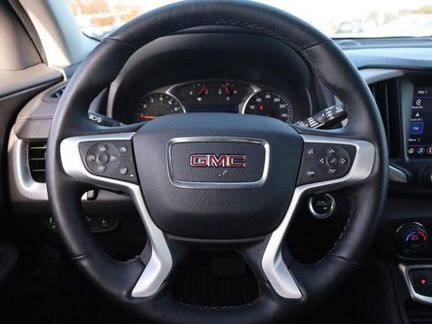 Used 2024 GMC Terrain SLT image 11