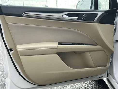 Used 2014 Ford Fusion SE image 10