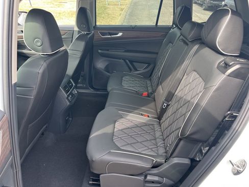 New 2026 Volkswagen Atlas SEL Premium R-Line AWD/4WD image 24