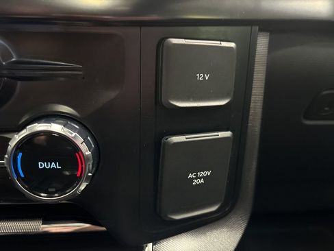 Used 2024 Ford F150 Platinum image 51