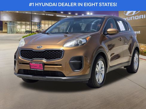 Used 2018 Kia Sportage LX FWD image 2