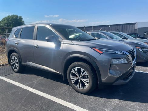 Used 2023 Nissan Rogue SV AWD/4WD image 3