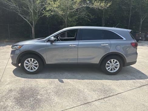 Used 2020 Kia Sorento LX FWD image 4