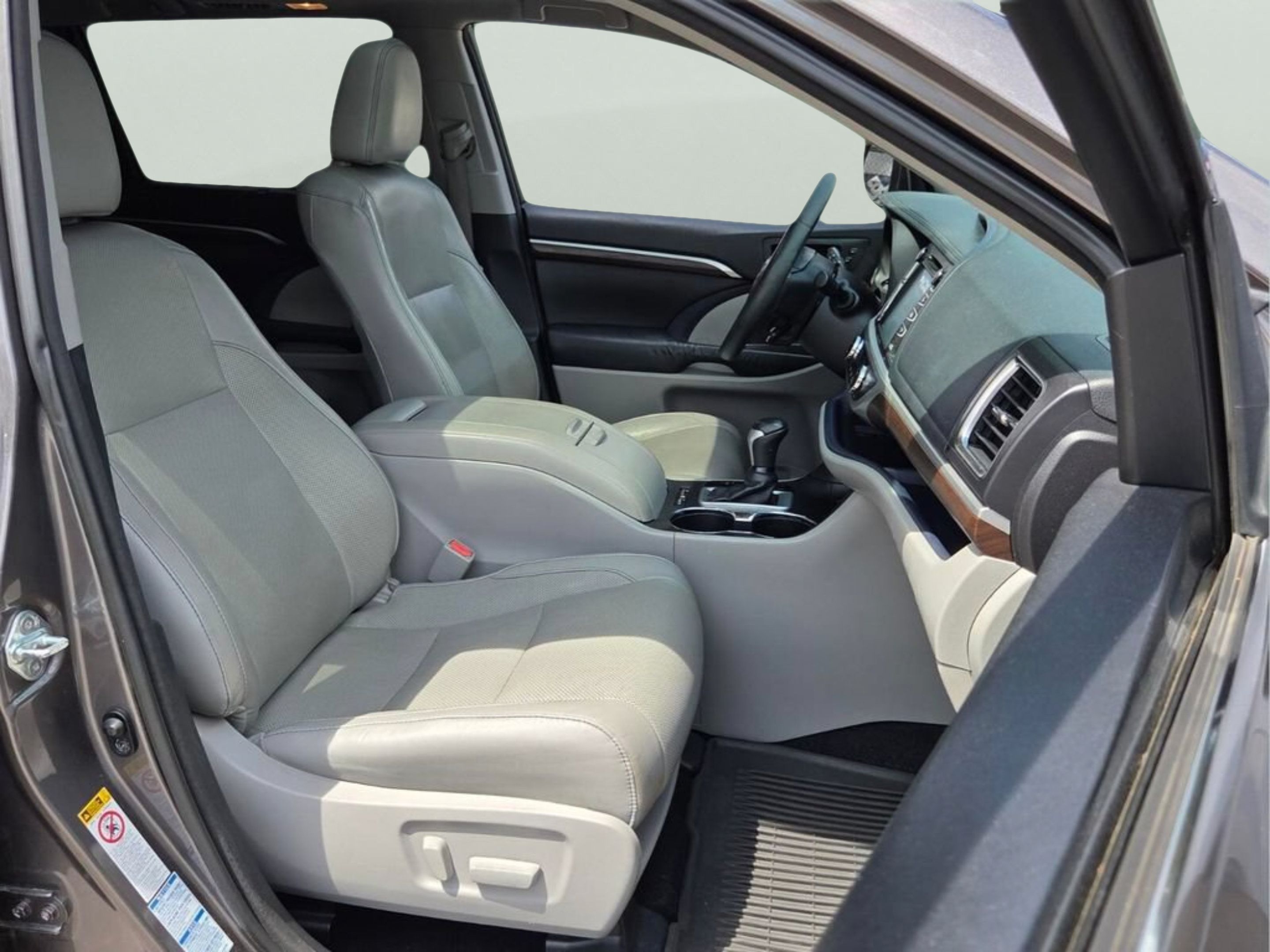 Used 2016 Toyota Highlander Limited AWD/4WD image 19