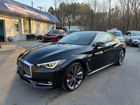 Used 2018 INFINITI Q60 Red Sport 400 w/ Pro Active Package image 13