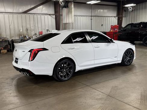 Used 2021 Cadillac CT4 V w/ Technology Package image 9