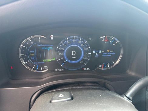Used 2019 Cadillac Escalade Luxury AWD/4WD image 7