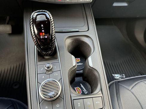 Used 2025 Cadillac XT4 Premium Luxury image 18